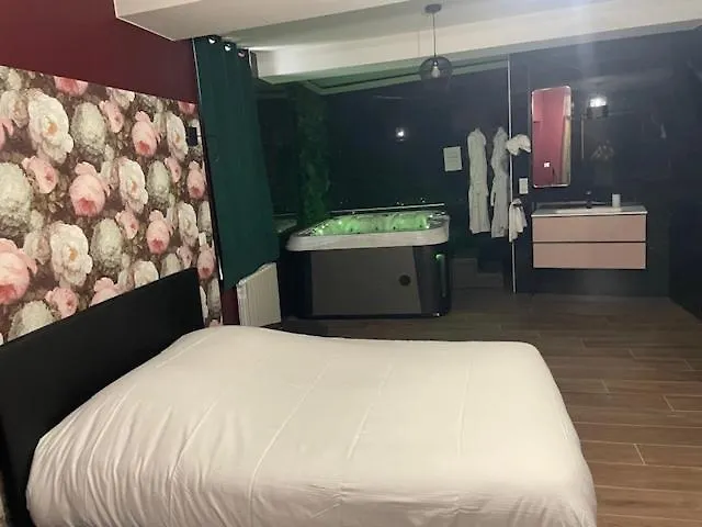 Le Fuchsia Unenuitametz Apartmán Mety